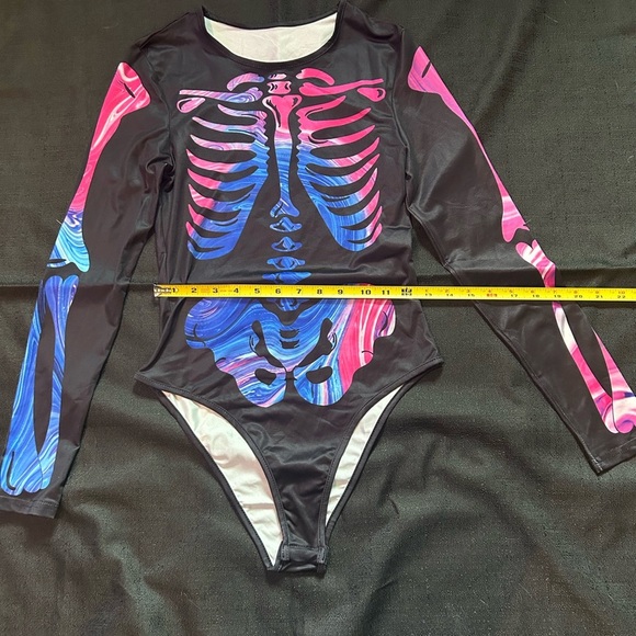SHEIN Halloween Skeleton Bodysuit - Picture 3 of 4